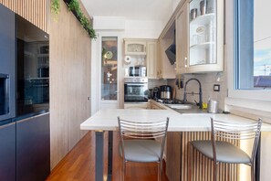 Fridge, microwave, oven, stovetop