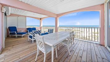 Casa, varias camas (Candy Land) | Restaurante al aire libre