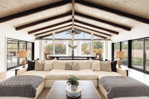 TV, fireplace, offices