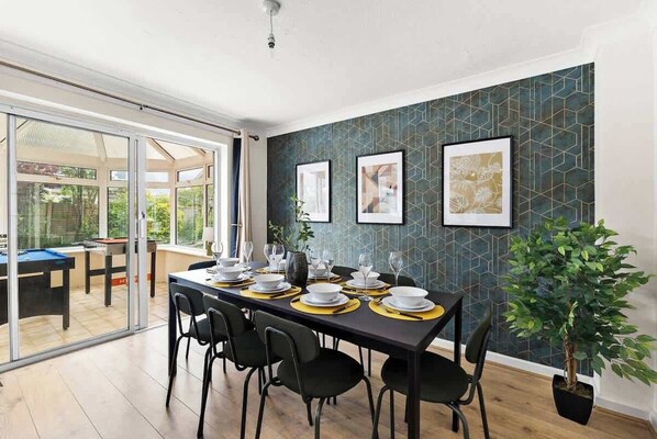 Dining - Silverwood House, Cheltenham (Gloucestershire)