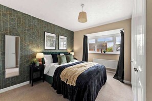 5 bedrooms, travel crib, WiFi, bed sheets - Silverwood House, Cheltenham (Gloucestershire)