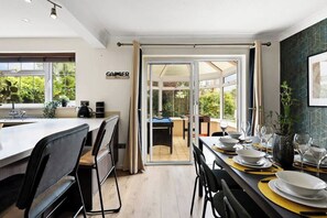 Dining - Silverwood House, Cheltenham (Gloucestershire)