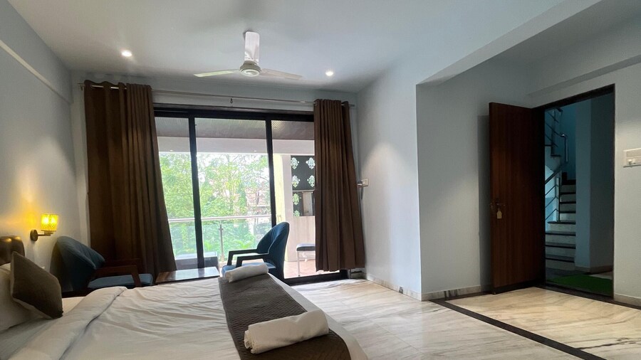 Misty Blues Villas & Resort