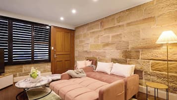 Televisio, työhuone