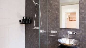 Shower, hair dryer, shampoo