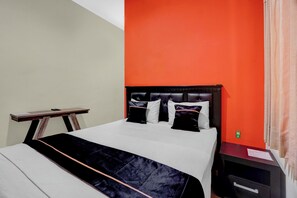 Deluxe Double Room | Free WiFi, bed sheets - Hotel O Sagara Homestay Rungkut (Surabaya)