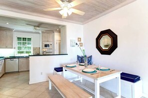 Căn hộ, 2 phòng ngủ, hồ bơi riêng, quang cảnh biển | Nội thất