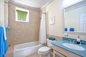 Apartment, 2 Bedrooms, Private Pool, Ocean View | Bathroom