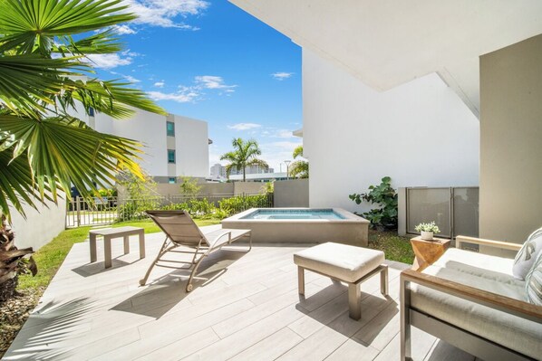 Terrace/patio - Beach Garden Apartment with Private Pool (carolina)