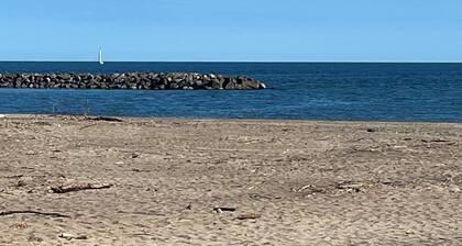 Appartement 1er étage d'une maison de famille, à 50 m de la plage.