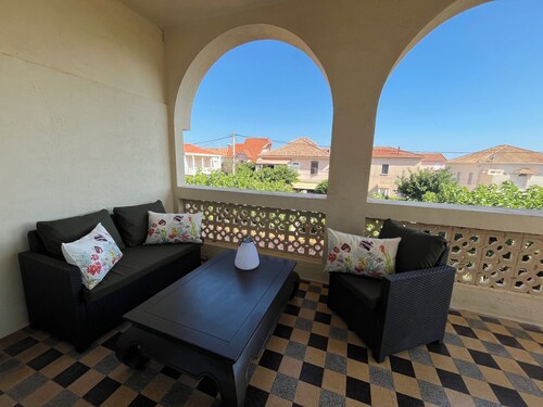 Appartement 1er étage d'une maison de famille, à 50 m de la plage.