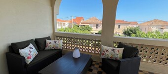 Appartement 1er étage d'une maison de famille, à 50 m de la plage.