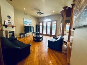 Smart TV, computer monitors