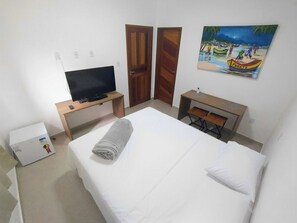 Habitación doble Confort | Ropa de cama de alta calidad, camas con pillow-top y escritorio 