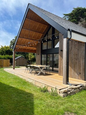 Outdoor dining - Baie de Quiberon - Charming new villa 150 m from the beach! (Saint-Pierre-Quiberon)
