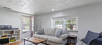 Cozy & Quiet Home Away From Home - 3 Bed, 2 Bath, 4 Beds!!