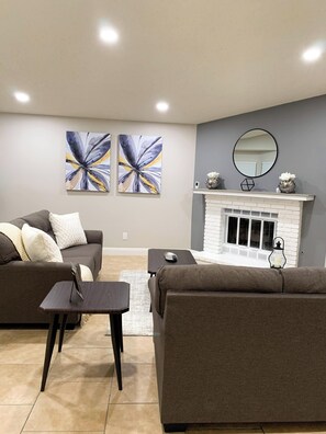 Living area - Relaxed Cozy Pool House (Bakersfield)