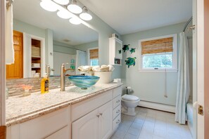 シャワー、ヘアドライヤー、タオル