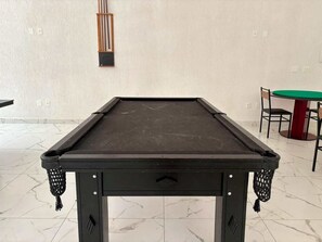 Game room - FOURTH FLOOR SEA VIEW WITH HEATED OUTDOOR POOL. (Praia Grande Ubatuba)