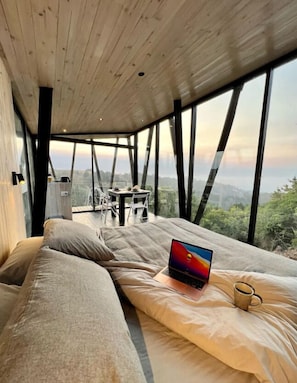 Comfort House, Partial Ocean View | Free WiFi