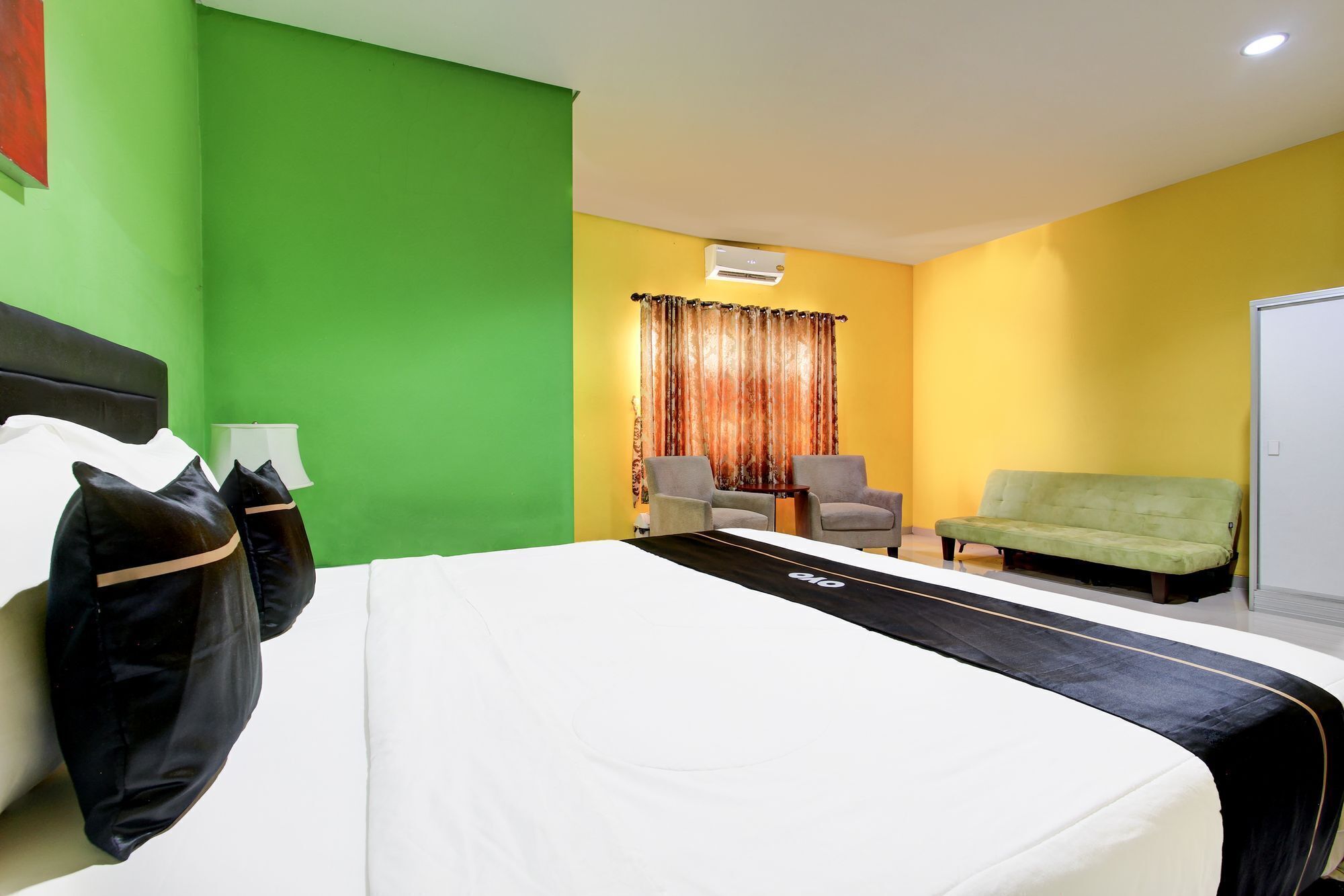 Standard Suite, 1 Double Bed | Free WiFi, bed sheets