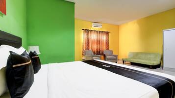 Standard Suite, 1 Double Bed | Free WiFi, bed sheets