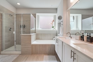 Shower, jetted bath, hair dryer, towels