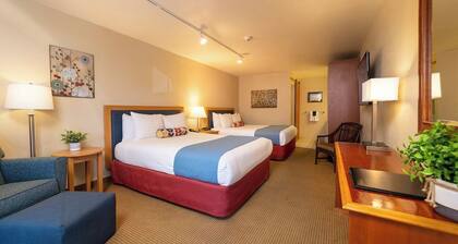 Double Queen Room – Family-Friendly Comfort in Downtown Leavenworth