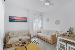 TV - Vacation 'Danoe 5' with Mountain View, Private Terrace and Wi-Fi (Mogán)