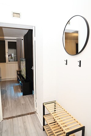 Interior - Kingston Duplex Apt Balcony, Parking & Wi-fi (Kingston Upon Thames)