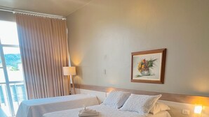Desk, laptop workspace, blackout drapes, iron/ironing board (on request) - Di Marco Hotel (Encantado)
