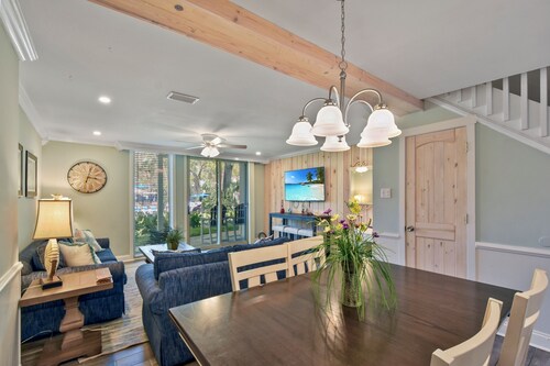 Villa 332: 2  BR, 1.5  BA Condominium in Jekyll Island, Sleeps 6