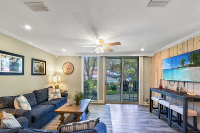 Villa 332: 2  BR, 1.5  BA Condominium in Jekyll Island, Sleeps 6