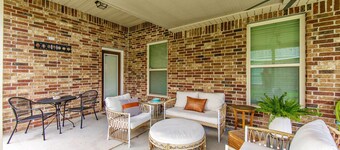 Modern 3BR Retreat with Patio in Gray