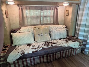 1 chambre, fer et planche à repasser, lit parapluie, Wi-Fi gratuit