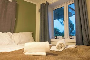 2 Schlafzimmer, Reisekinderbett, WLAN, Bettwäsche