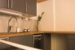 Fridge, stovetop, dishwasher, coffee/tea maker - Charming 2BR Tromso Home Wi-Fi & heater (Tromsø)