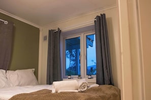 2 Schlafzimmer, Reisekinderbett, WLAN, Bettwäsche