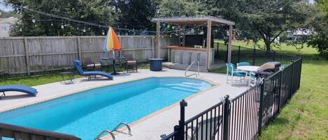 Outdoor pool, a heated pool