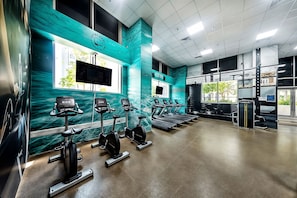 Fitness facility - Stylish 1BR Apartment at Meera Tower (Dubai)