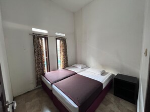 Free WiFi, bed sheets - Hotel O Bungalow Homestay (Cisarua)