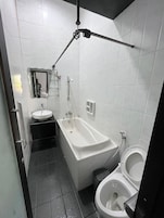 Shower dan handuk