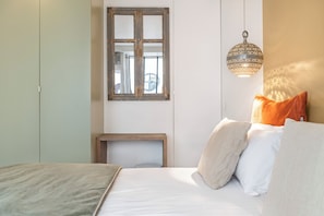 2 bedrooms, desk, iron/ironing board, free WiFi