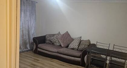 Cozy London Apartment Near River Thames