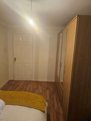 1 bedroom, free WiFi, bed sheets - Cozy London Apartment Near River Thames (London)