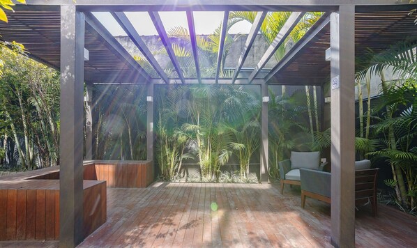 Basic Apartment | Terrace/patio