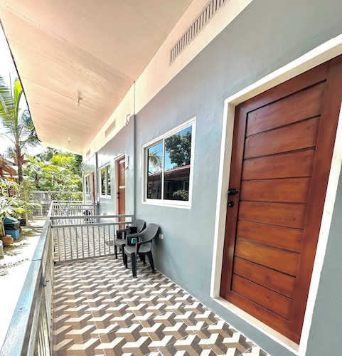 Cozy studio in Cotabato City with AC & Wifi