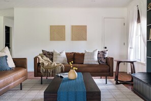 Televisión y chimenea 