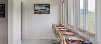 Mountain Views + River Access on 90 Acres ~6BR Retreat near Burnsville, NC