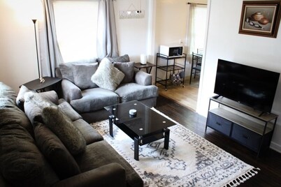 Superb 2-bedroom house with AC, in New Haven close to Yale, restaurants  shops